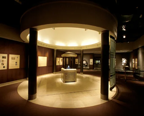 The Hope Diamond on display in a glass case at NMNH