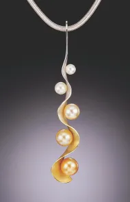 South Sea Glow Necklace (NMNH G11441)::11067420