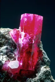 Red beryl (NMNH 146281)::10957188