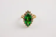 Garnet (tsavorite) Ring (NMNH G8878-00)::10960595