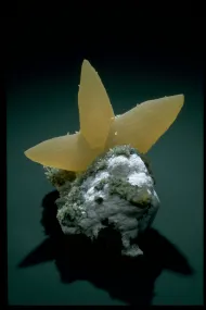 Calcite (NMNH R19423)::10246459