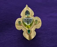 Zircon pendant (NMNH G10490)::13069359
